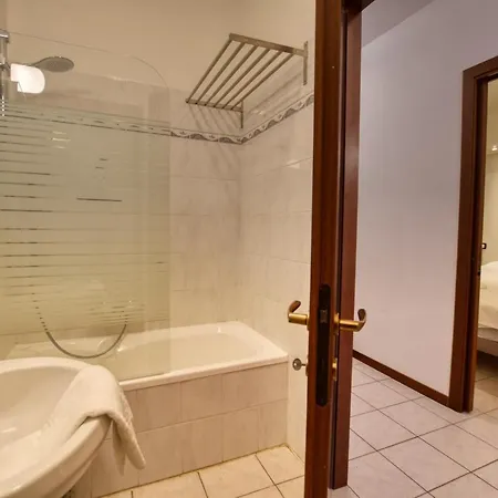 Two-bedroom Modern Apartman *